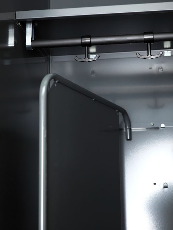 Skillevæg til omklædningsskab Sonesson