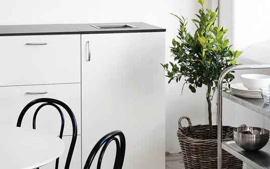 Affaldssortering Spande & Skabe